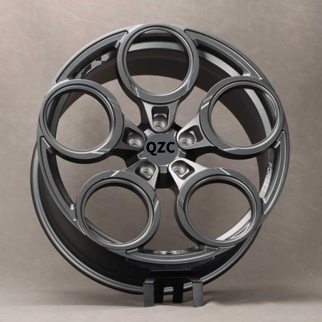 Custom forged racing wheels