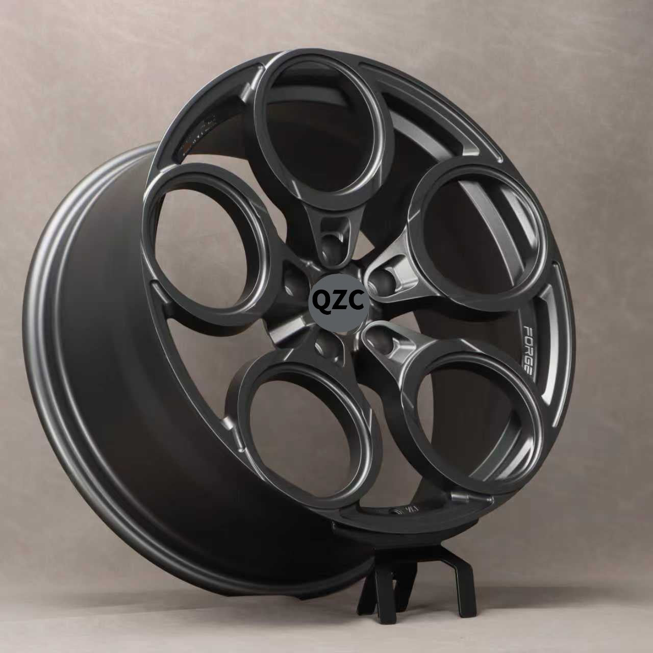 Custom forged racing wheels