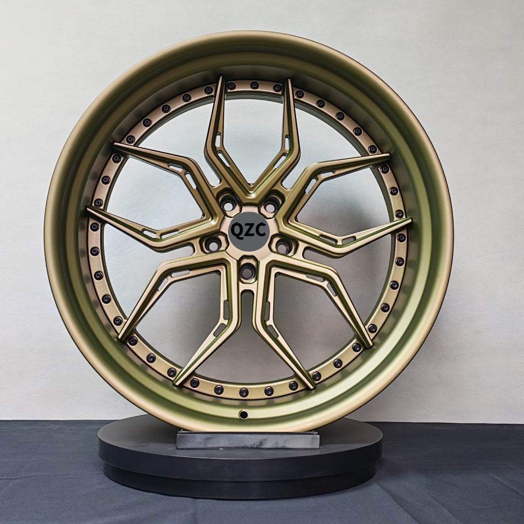 Customized two-piece forged wheel hub