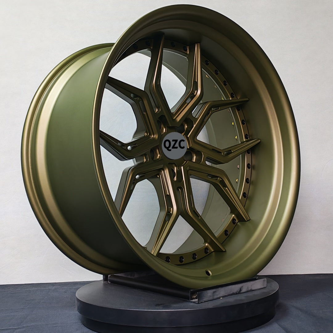 Customized two-piece forged wheel hub